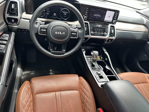 Used 2022 Kia Sorento SX Prestige w/ Rust Color Package AWD/4WD image 18