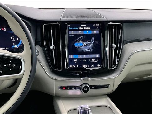 Certified 2023 Volvo XC60 B6 Ultimate w/ Protection Package Premier image 9