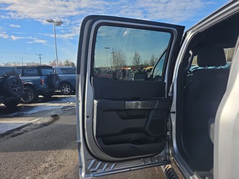 Certified 2022 Ford F150 XLT w/ Equipment Group 302A High image 21