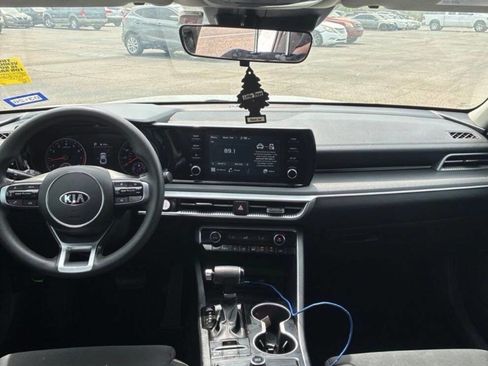 Used 2021 Kia K5 LXS image 12