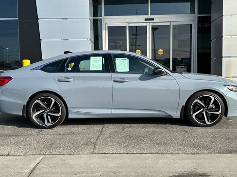 Used 2022 Honda Accord Sport image 3