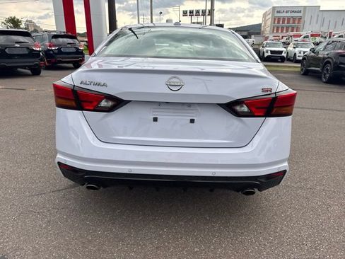 Certified 2025 Nissan Altima 2.5 SR FWD image 6