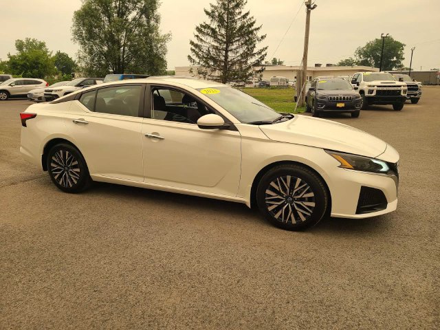 Used 2023 Nissan Altima 2.5 SV FWD image 5
