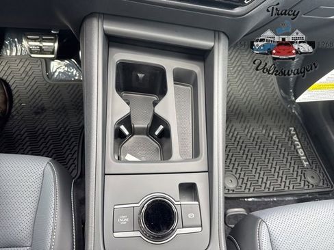 New 2025 Volkswagen Tiguan SE R-Line image 13