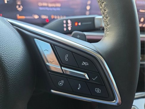 Used 2025 Buick Envision Sport Touring AWD/4WD image 18