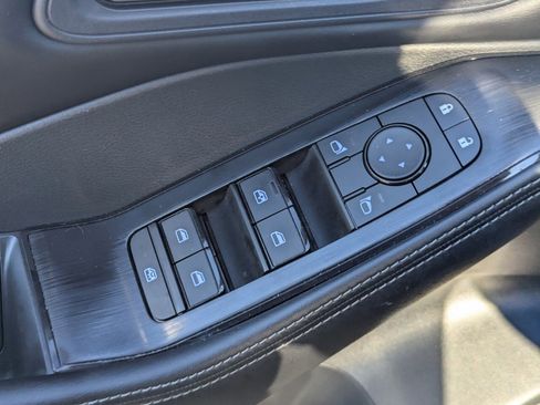 Certified 2025 Nissan Rogue SV image 31