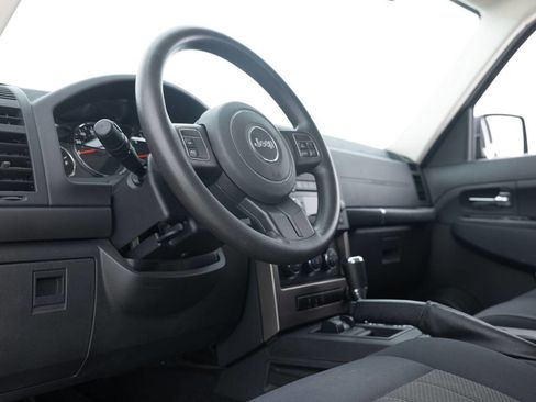 Used 2012 Jeep Liberty Sport AWD/4WD image 25