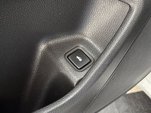Used 2018 Honda Accord Sport image 15