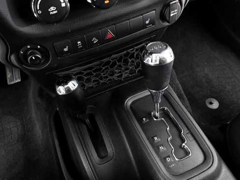 Used 2017 Jeep Wrangler Sport w/ Quick Order Package 24S AWD/4WD image 19