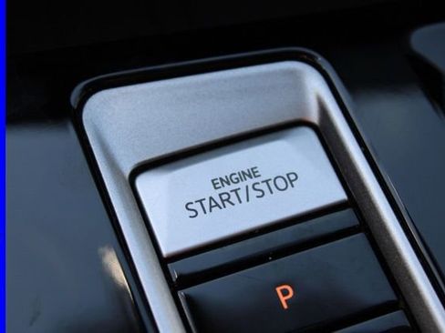 Used 2025 Volkswagen Atlas SE AWD/4WD image 33