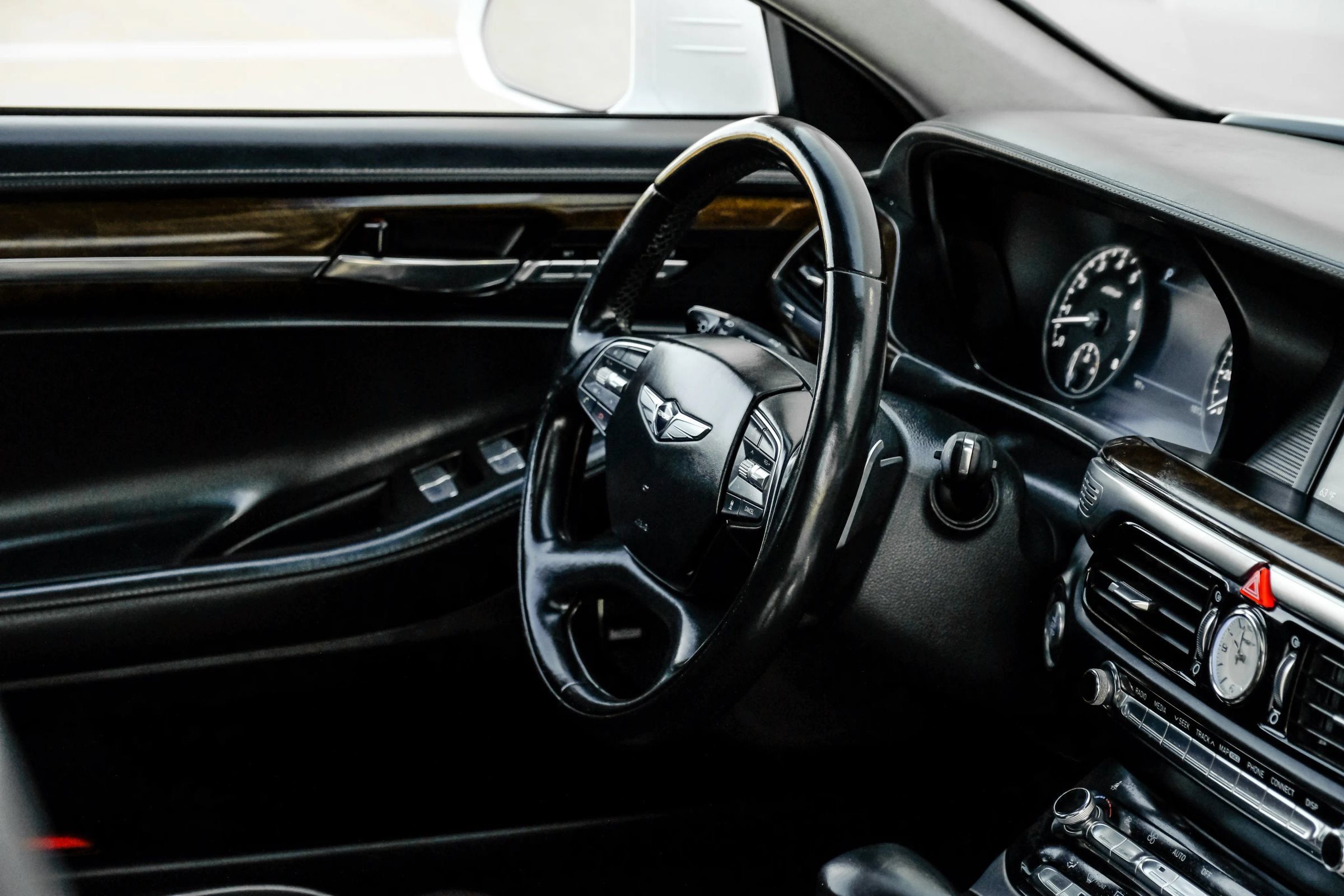 Used 2019 Genesis G90 5.0 Ultimate RWD image 23