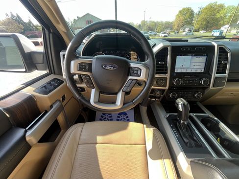 Used 2017 Ford F150 Lariat w/ Equipment Group 501A Mid image 4