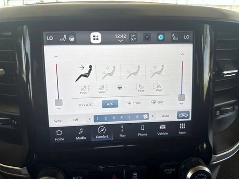 Used 2022 RAM 3500 Laramie AWD/4WD image 23
