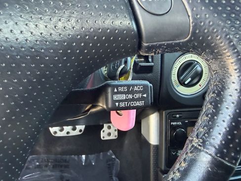 Used 2004 Toyota MR2 RWD image 37