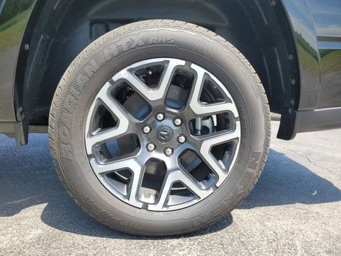 Used 2026 RAM 1500 Laramie AWD/4WD image 9