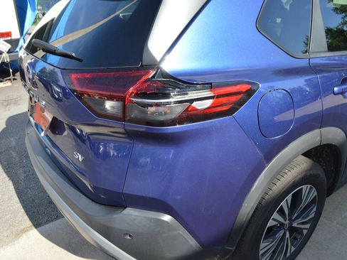 Used 2023 Nissan Rogue SV FWD image 9