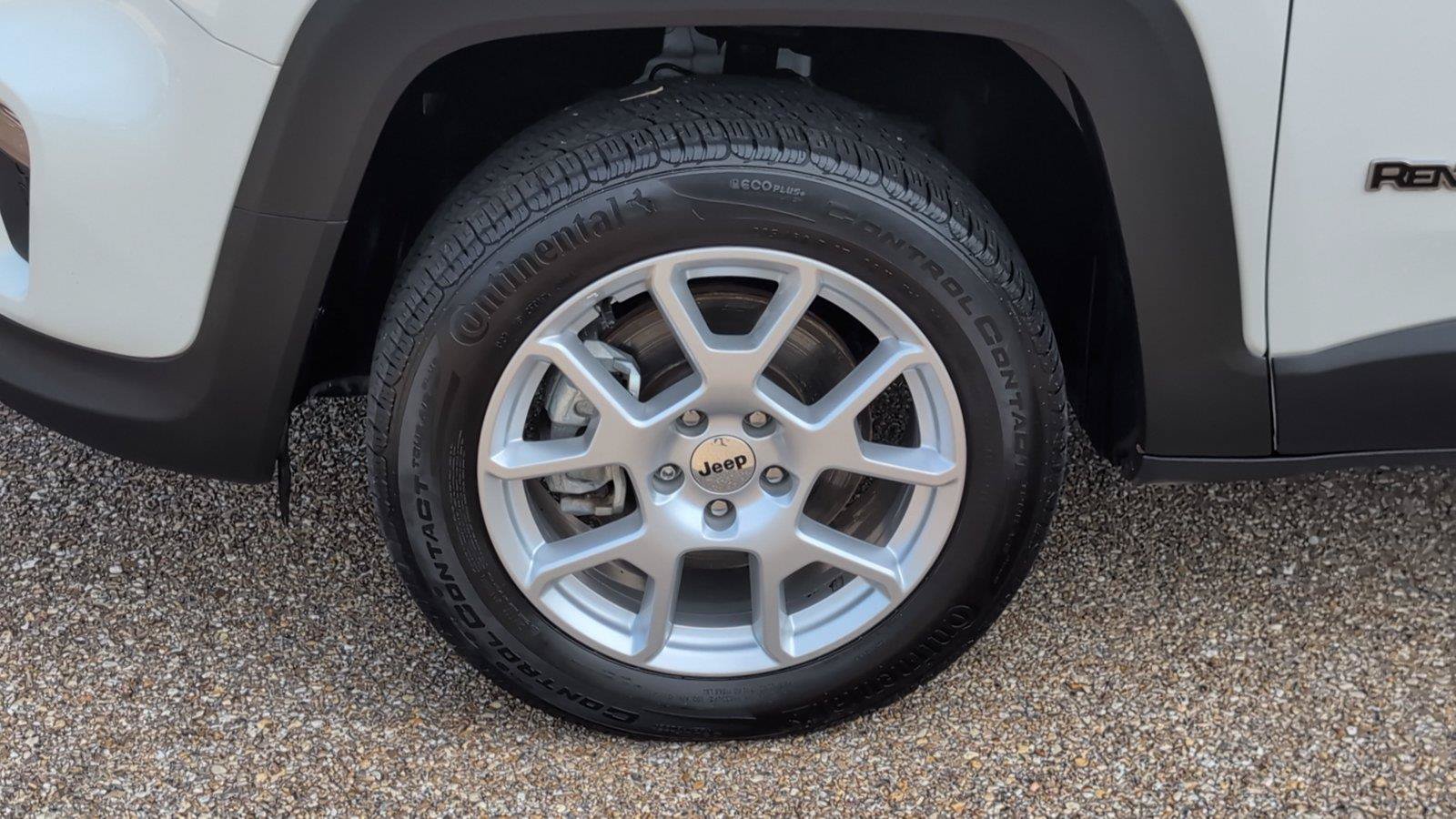 Used 2023 Jeep Renegade Latitude AWD/4WD image 10