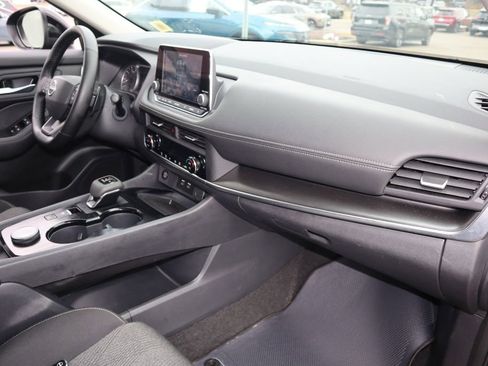 Certified 2025 Nissan Rogue SV AWD/4WD image 27