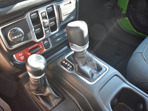 Used 2025 Jeep Wrangler Unlimited Sport AWD/4WD image 27