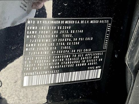 Used 2023 Volkswagen Tiguan SE w/ Panoramic Sunroof Package image 43