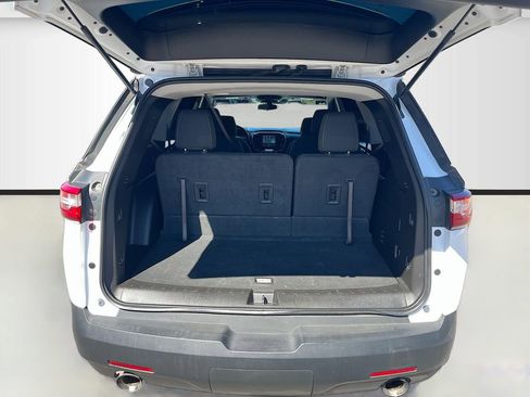 Used 2019 Chevrolet Traverse LT FWD image 24
