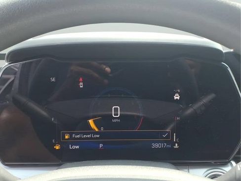 Used 2025 Chevrolet Trax LT FWD image 19