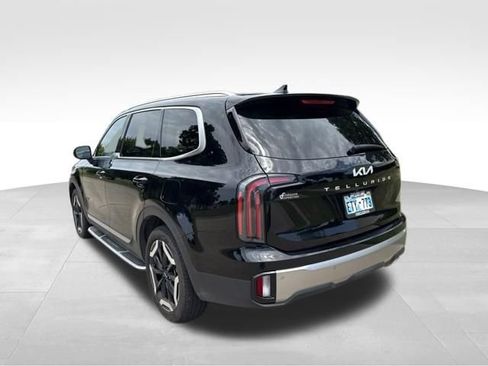 Used 2024 Kia Telluride EX w/ EX Captain's Chair Package FWD image 5