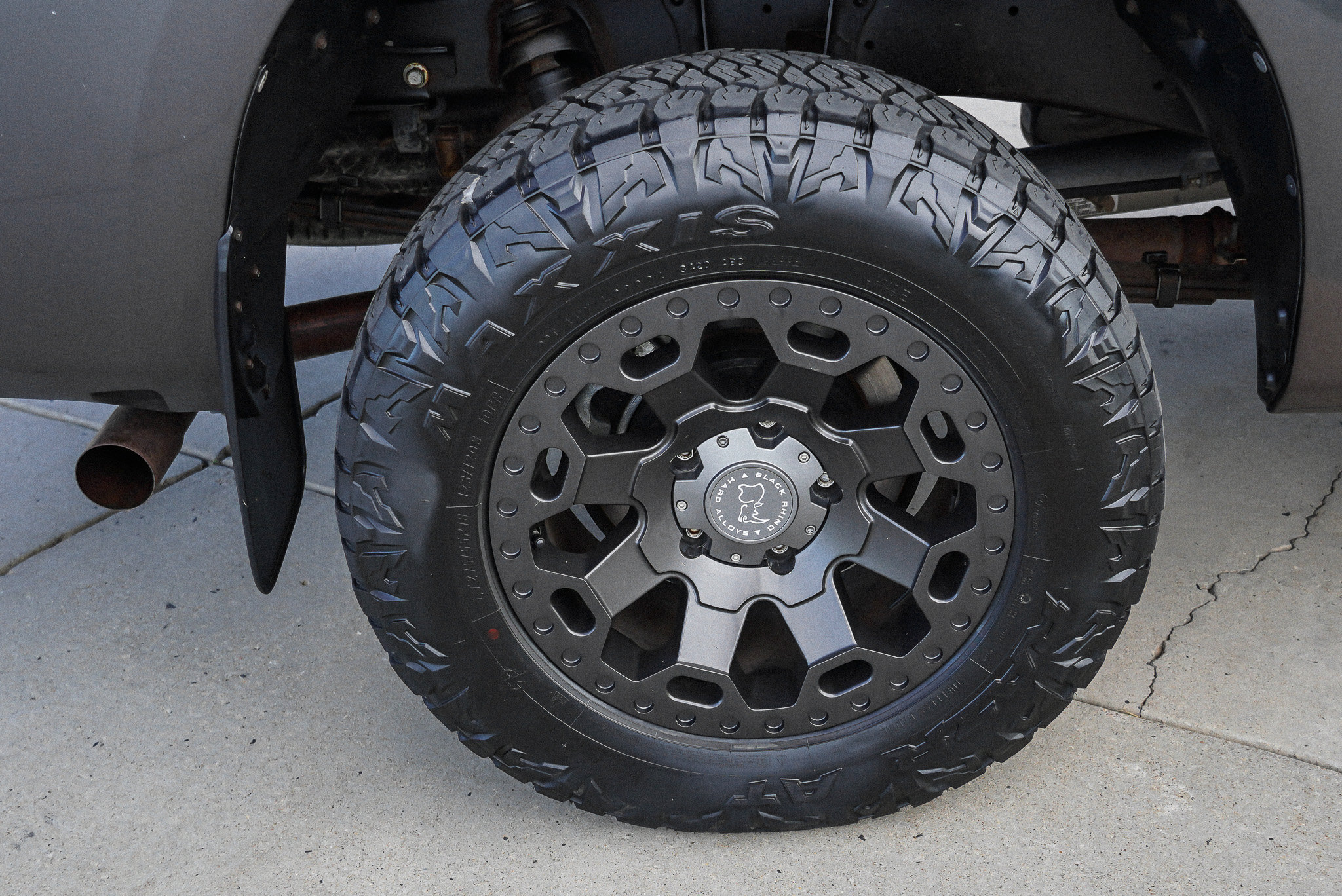 Used 2013 Toyota Tundra 4x4 CrewMax w/ Tow Pkg image 11