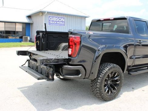 Used 2022 GMC Sierra 1500 Elevation w/ Elevation Premium Package AWD/4WD image 11