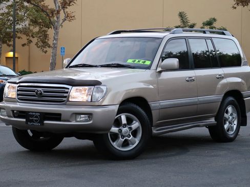 Used 2003 Toyota Land Cruiser image 2