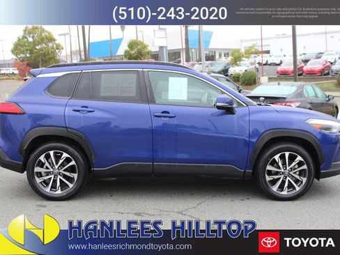 Used 2024 Toyota Corolla Cross XLE image 6