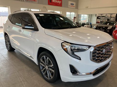 Used 2019 GMC Terrain Denali w/ Driver Alert Package II image 3