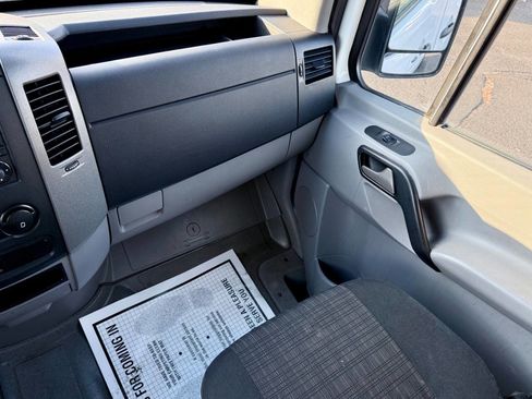 Used 2014 Mercedes-Benz Sprinter 3500 image 38