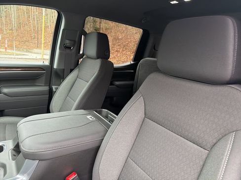 New 2026 GMC Sierra 1500 Elevation image 9