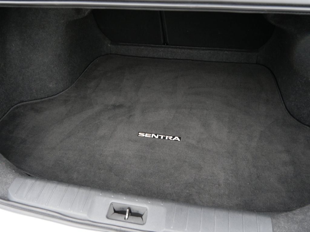 Used 2024 Nissan Sentra SV FWD image 10