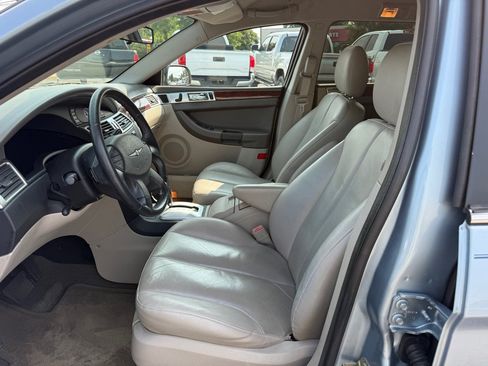 Used 2005 Chrysler Pacifica Touring FWD image 9