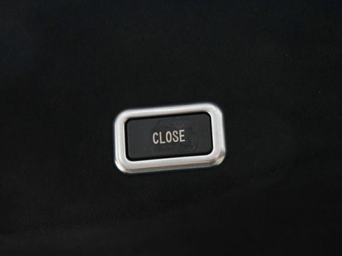 Certified 2016 Ferrari FF image 9