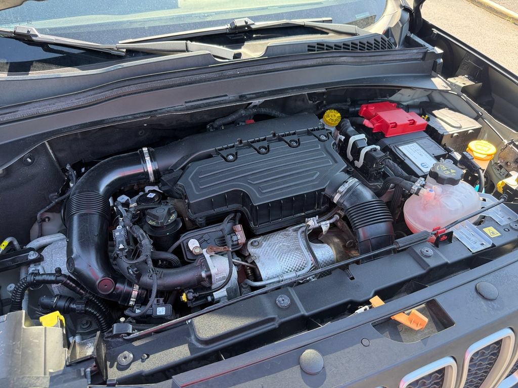 Used 2023 Jeep Renegade Latitude AWD/4WD image 18