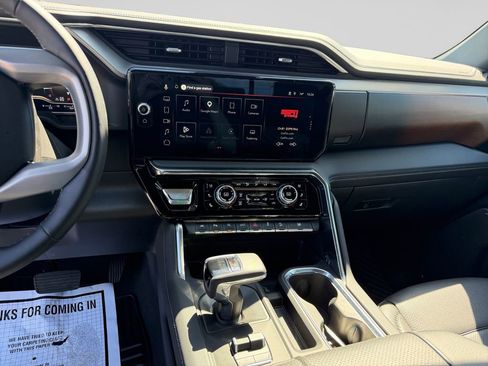 Used 2024 GMC Sierra 1500 Denali w/ Technology Package AWD/4WD image 12