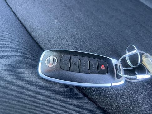 Used 2025 Nissan Pathfinder SV image 22