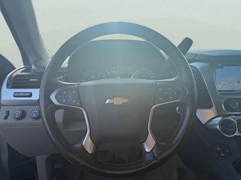 Used 2020 Chevrolet Suburban Premier image 17