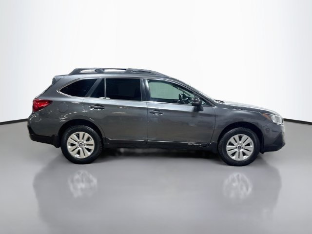 Used 2019 Subaru Outback 2.5i Premium w/ Popular Package #2 AWD/4WD image 6