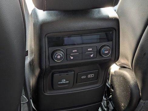 Used 2023 GMC Acadia SLT w/ Technology Package AWD/4WD image 36