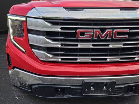 Used 2025 GMC Sierra 1500 SLE w/ X31 Off-Road Package AWD/4WD image 27