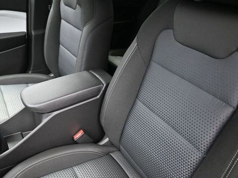 New 2026 Chevrolet Trax LT w/ LT Convenience Package FWD image 17