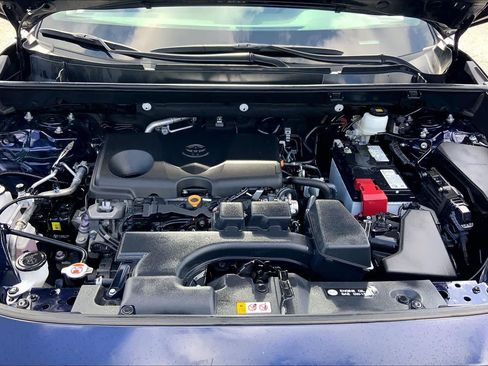 Used 2024 Toyota RAV4 XLE FWD image 31