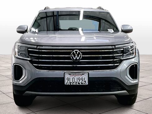 Used 2024 Volkswagen Atlas SE image 3