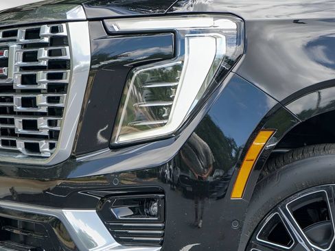 New 2026 GMC Yukon Denali w/ Denali Reserve Package AWD/4WD image 3