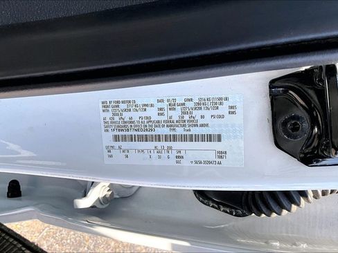 Used 2022 Ford F350 Lariat w/ Black Appearance Package image 6