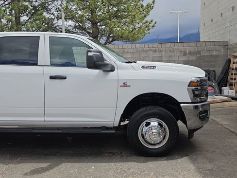 New 2026 RAM 3500 Tradesman AWD/4WD image 12